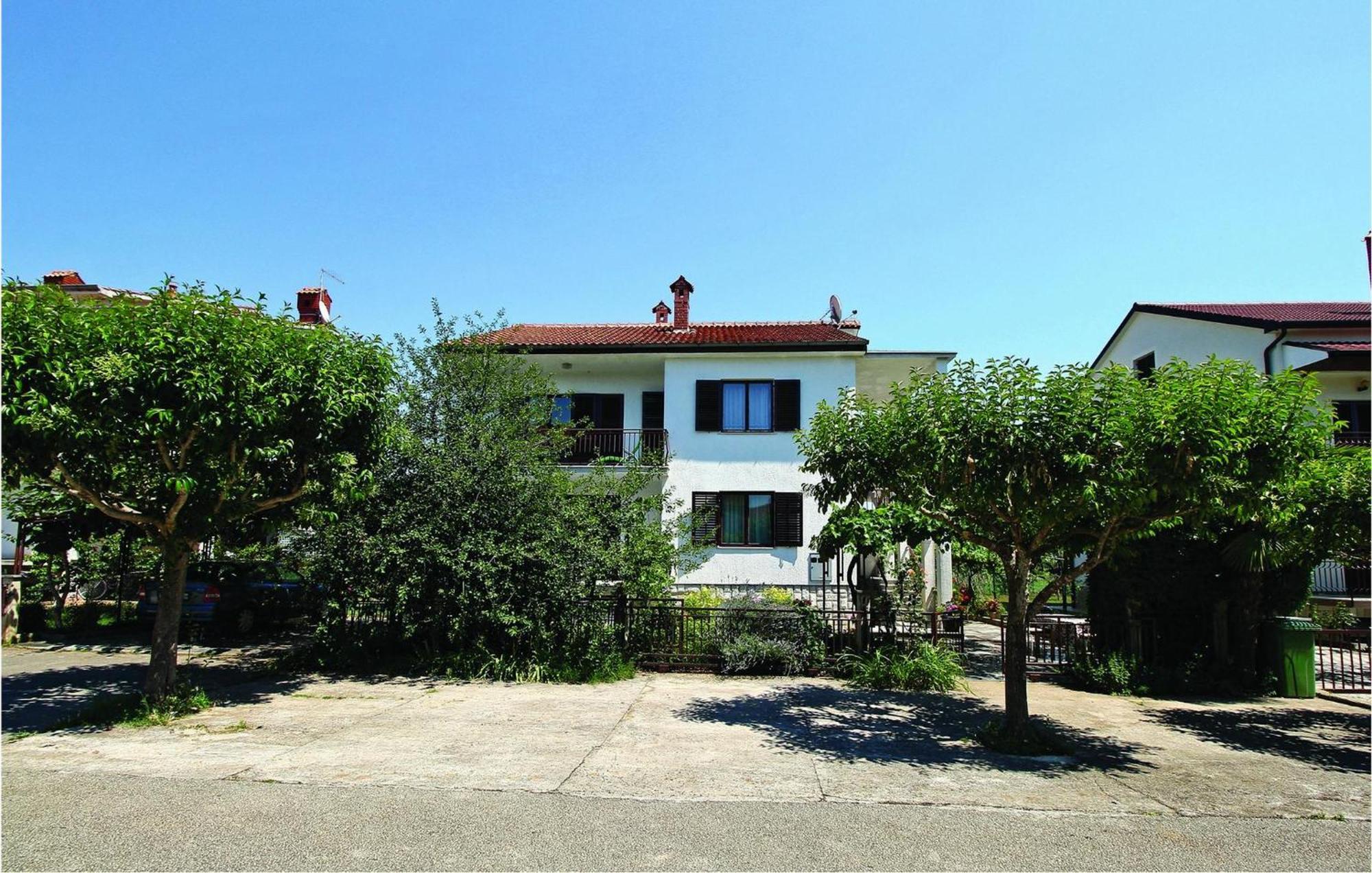 Gorgeous Apartment In Umag With Wifi Bagian luar foto