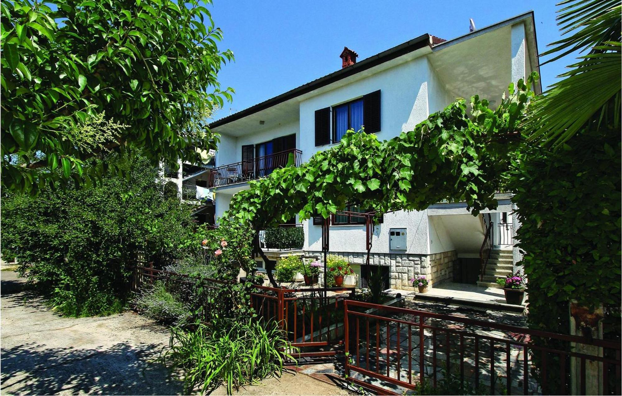 Gorgeous Apartment In Umag With Wifi Bagian luar foto