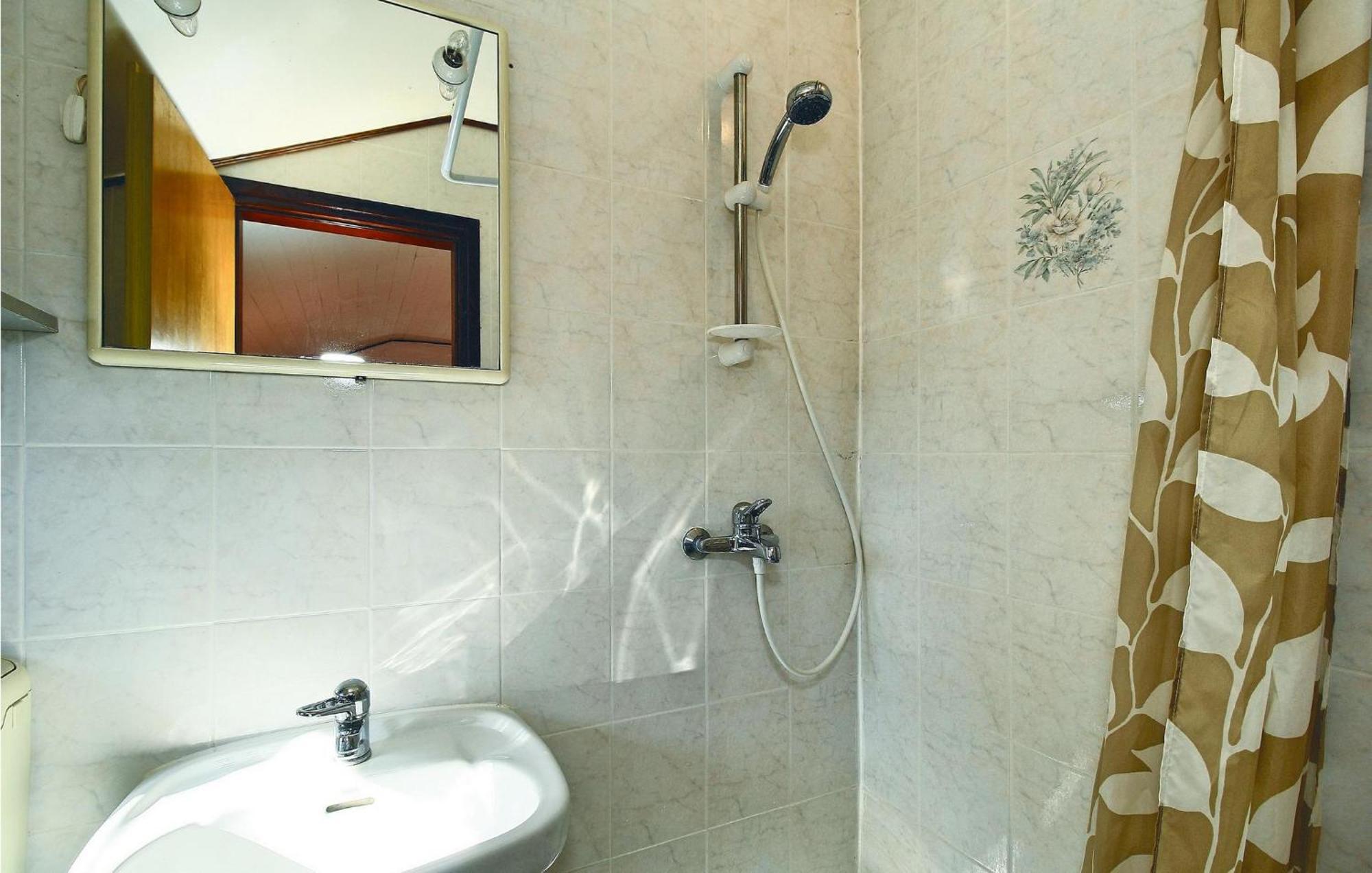 Gorgeous Apartment In Umag With Wifi Bagian luar foto