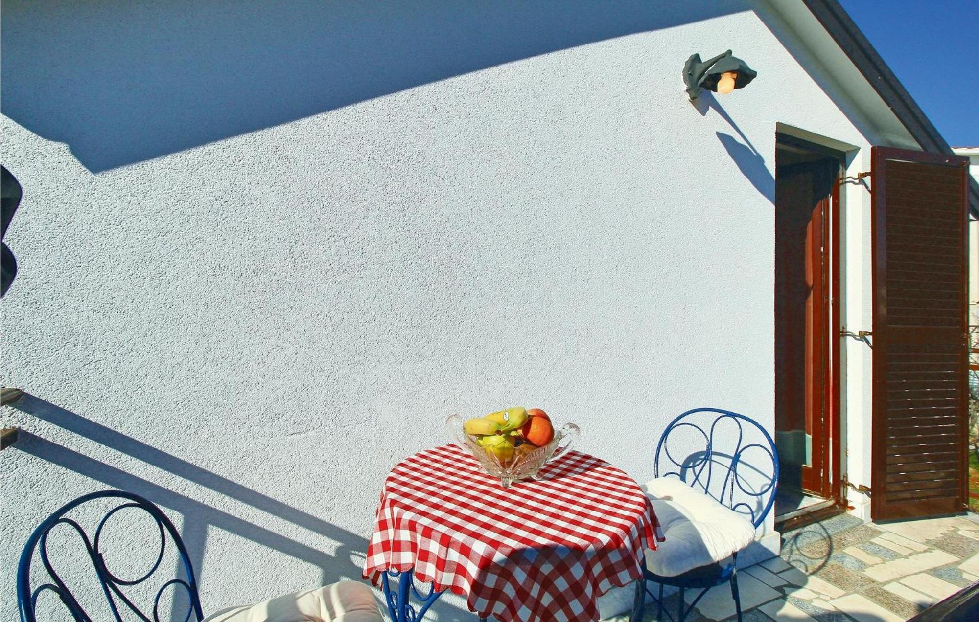 Gorgeous Apartment In Umag With Wifi Bagian luar foto